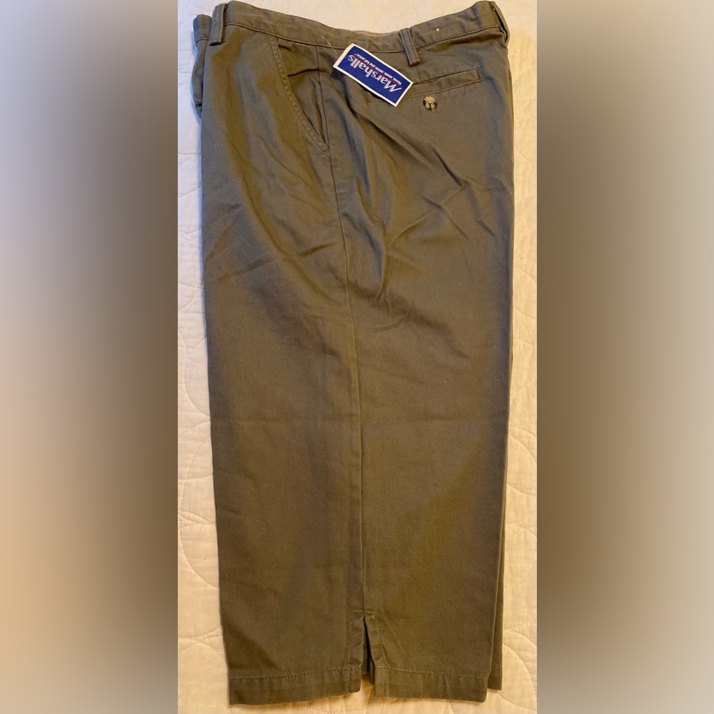 NWT Bill Blass Jeans capris, NEW with tags,  khaki color, 100% cotton, size 16